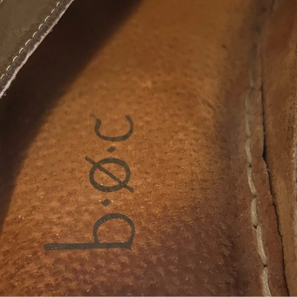 Born concept b.o.c Kallie brown genuine leather wedge sandals comfort size 8